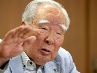 スズキ相談役の鈴木修さん死去、94歳　世界的小型車メーカー築く