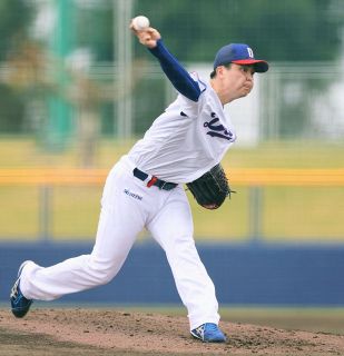 中日・上林誠知、ピンク！！ リストバンド・マスコットバット