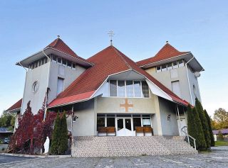ロシアのウクライナ侵攻から4年　国内避難民の心のケアへ、長野のNPO法人が現地で進めるシェルター整備