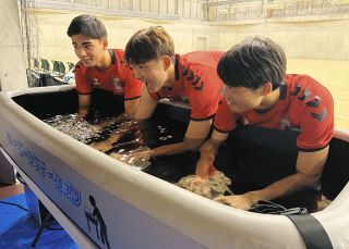 名古屋オーシャンズ、猛暑対策イベント『クールフットサルフェス』開幕 前腕冷却器「クールステーション」体験も