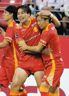 【J1名古屋】MF浅野雄也、グランパス初弾！後半途中出場、こぼれ球逃さず勝ち越しの低空ミドル弾「持っているなと」　ミシャスタイル「らしさ」発揮で今季初白星