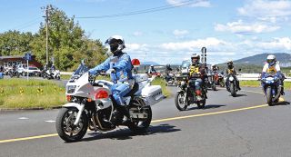 バイクの交通事故防止へパレード　多治見で講習