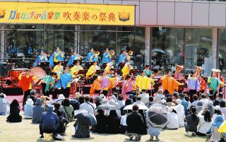 師とともに 色絵磁器に情熱 追悼・海部公子さん:北陸中日新聞Web 師とともに 色絵磁器に情熱 追悼・海部公子さん:北陸中日新聞Web