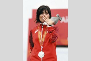 「運命の場所」でアジアパラ大会・自転車女子個人ロードレース　杉浦佳子選手、6秒差で涙の銀メダル
