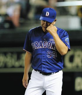 中日・岡田俊哉、新グラブには3桁背番号入れず「すぐ21番を付ける