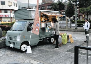 中津川駅前をにぎやかに　7月16日まで毎週火曜、キッチンカー出店の試み