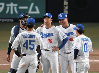 中日】京田は「KAICHO」福は「SHABANI」FCユニの背ネームが選手 中日】京田は「KAICHO」福は「SHABANI」FCユニの背ネームが選手