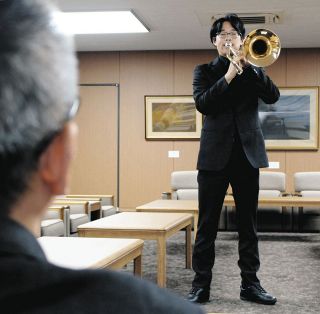 全国トロンボーンへ抱負　各務原の高2・岩間さん、市長を訪問