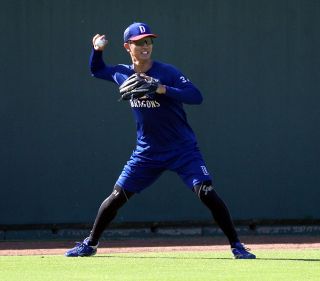 番記者メモ】ロッカーをのぞくと…中日・大野雄大が上林に贈った