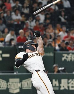 巨人】ソフトバンクから移籍の松田宣浩、背番号「23」の