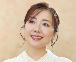 「いいね♪あーや！」平原綾香、肩出し“激変”ショーガール姿に、ファン歓喜「素晴らしいムーランルージュの世界」