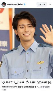 ◇浅野忠信、『加工しすぎ』全身ショット【写真】：中日スポーツ・東京