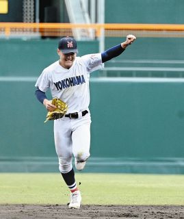 『横浜１強』へ近づく20連勝V… 「何としても自分が勝利に導こうと」阿部葉太主将、３打点＆ファインプレー【センバツ】