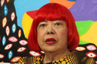 前衛芸術家の草間彌生さん死去、97歳　水玉や網目を表現する作品で世界的に評価