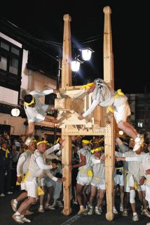 豪快！木曽でみこしまくり　水無神社の例大祭2日目