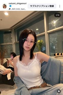 写真】絵筆を掲げ二科展へやる気満々の工藤静香：中日スポーツ・東京中