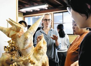 ウクライナのポートノヴァさん　母国の平和願い24日から多治見で個展
