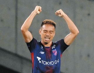 FC東京、ニューバランスの象徴「グレー」スペシャルキットを