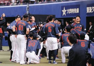 ロッテ】岡大海の逆転サヨナラ弾バットをプレゼント 殊勲の一発で折れ