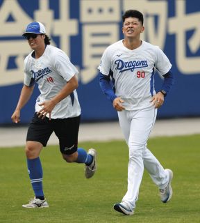 2023シーズン　元中日ドラゴンズ片岡篤史ヘッドコーチ実使用ホームユニフォーム sirabee20230222kataokaatsushi1