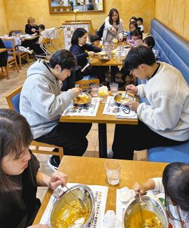 ＜ささえるつながる＞スポンサー食堂KENちゃん（恵那市など）　地域と子どもの交流の場