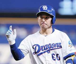 中日】「THANK YOU」「SHO NAKATA」中田翔引退Tシャツを着用し本人を