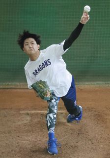 番記者メモ】ロッカーをのぞくと…中日・大野雄大が上林に贈った