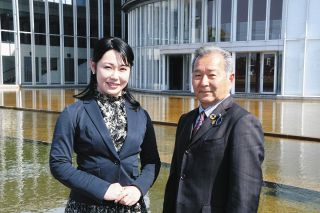 武豊町議会に親子議員誕生　4月の補選で娘当選、父「次の選挙は票の取り合いか」苦笑い