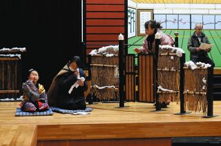 地歌舞伎伝承へ稽古に熱　4月29日、伊那の市無形文化財「中尾歌舞伎」