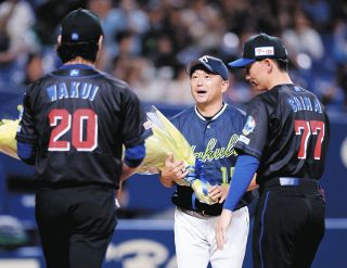 村上宗隆が先制の23号ソロ 5試合ぶりの快音は球団通算8500本塁打の節目