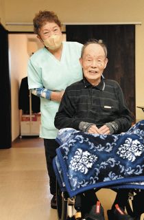 口癖は「どうせ働くなら楽しく」　喜寿の現役介護職、岐阜県多治見市の楯末子さん