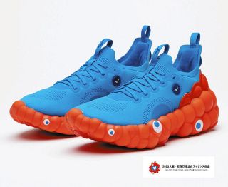 ”ミャクミャク”スニーカー急きょ再販決定！　キモカワいさで話題沸騰＆問い合わせ多数で方針転換