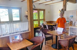 助け合い、カフェを入り口に　配食や見守りの「東郷食守族」をリニューアル