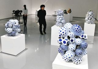 作家の力強さを感じて　多治見で陶磁器展受賞者の作品を展示
