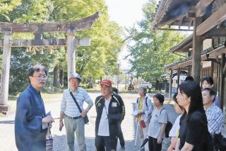 三好達治 絶筆の直筆原稿 親族宅に「春の落葉」 県文学館職員が