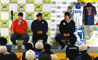 ロッテ】岡大海の逆転サヨナラ弾バットをプレゼント 殊勲の一発で折れ