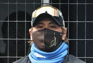 あれ？ジャージー…楽天・石井一久新監督「僕のサイズの5XLがなかった