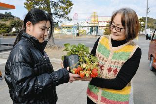 スケボの魅力をPR 世界選手権メダリストの小野寺さん：中日新聞