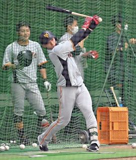 【巨人】増田、師匠・坂本の”まね”でプロ初本塁打「遊び感覚を持つのも一つ」と阿部コーチから助言も