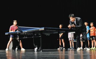卓球・五輪「金」の水谷さんに挑戦　津でフォーラム