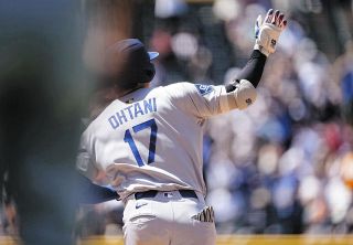 写真複数】フルトンを攻める井上尚弥：中日スポーツ・東京中日