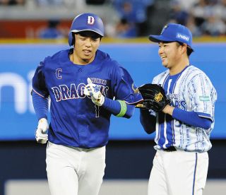 中日・岡田俊哉、新グラブには3桁背番号入れず「すぐ21番を付ける