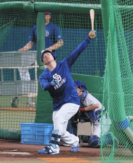 元中日ドラゴンズ 伊藤康祐選手 実使用ヘルメット 直筆サイン入り 中日】2試合連続スタメンの伊藤康祐が2打数2安打 きっちり犠打決め後半