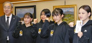 目指すは日本一　伊那の中学女子バスケクラブチーム、1月の大会へ意気込み　
