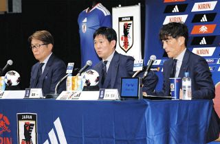 57歳・三浦知良、プロ40年目の新天地で背番号は『11』「辞める選択は