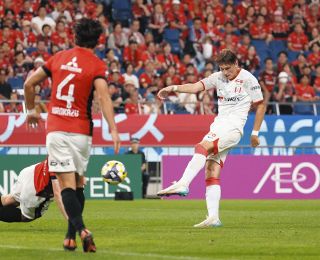 山中亮輔選手着用　サイン入りスパイク Jリーグ（日本プロサッカーリーグ） on X: 