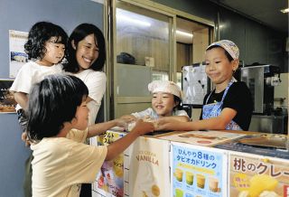 スイーツ団子おいしいよ！　瑞浪の児童2人が3種考案し販売