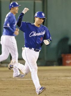 中日ドラフト4位新人・石伊雄太、勝ち越しのプロ初本塁打！初星目指す同期の金丸に最高の援護点