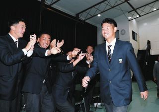 中日4位指名の中京高・鈴木悠悟、「自分にしかないプレースタイルを生かしてドラゴンズに貢献したい」投打二刀流で最速148キロ右腕