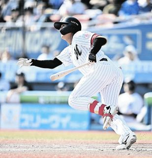 日本ハム】郡司裕也の折れたバットが球審の側頭部を直撃『 ヘルメット